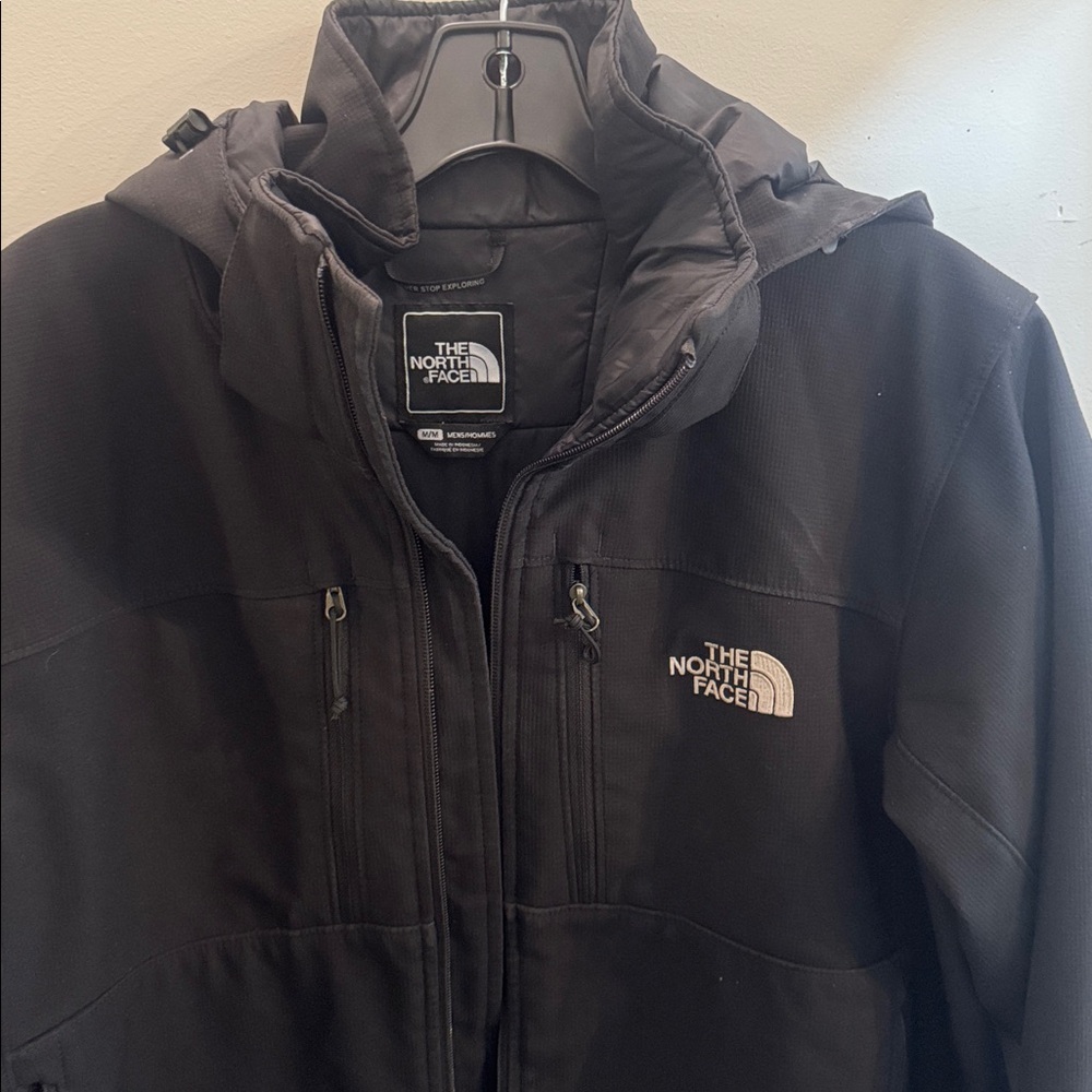 The North Face men’s m soft shell jacket